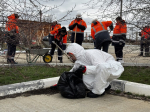Волгоградцы объединились для уборки города в рамках субботника