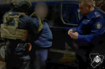 При силовой поддержке ОМОН Росгвардии в Волгограде задержан подозреваемый в вымогательстве