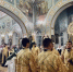 В День памяти Николая Чудотворца волгоградцы с цветами идут в храм - Газета Городские вести