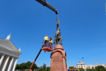 В Волгограде памятник Александру Невскому сняли с постамента